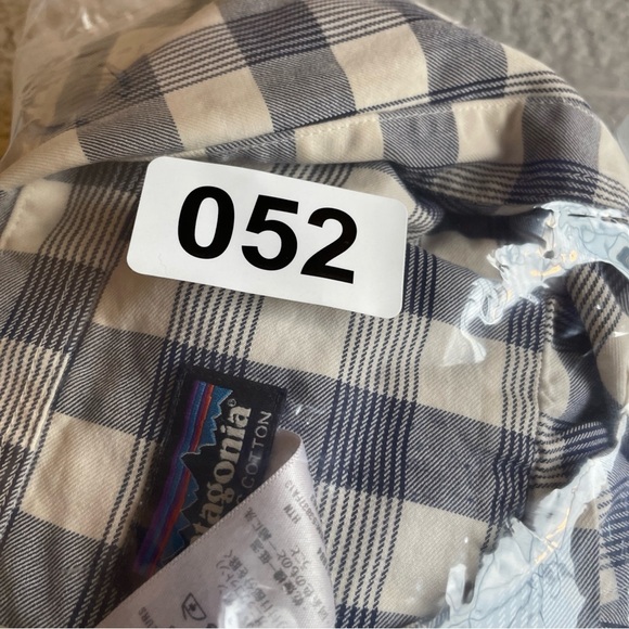 Patagonia Shirt Mens M Grey/white Plaid Pockets Button Up Cotton hiking outdoor - Picture 16 of 16